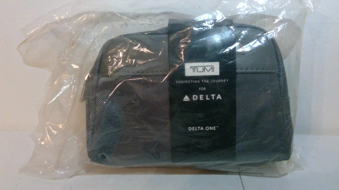 Bargainwizz Delta One TUMI Travel Kit 4 Bargainwizz Delta One TUMI Travel Kit